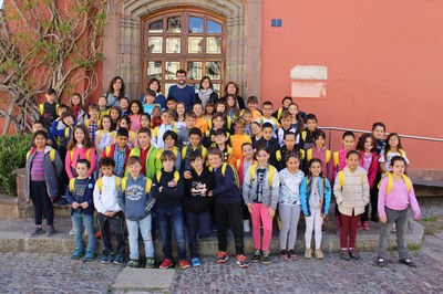 60 alumnes de l'escola Albert Vives visiten l'Ajuntament de la Seu d'Urgell 