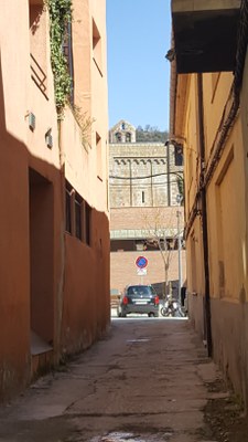 A punt d’iniciar-se les obres d’embelliment del carrer Escorxador del centre històric de la Seu d’Urgell 