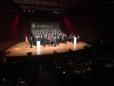Albert Batalla recull la placa de bronze del mèrit esportiu concedit al Parc Olímpic del Segre 