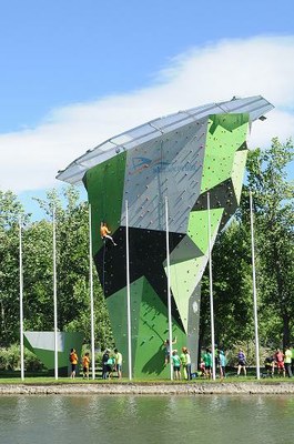 El rocòdrom municipal del Parc del Segre ja està obert a tots els usuaris