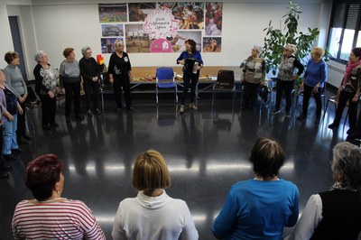Èxit del taller de musicoteràpia per a gent gran amb 30 participants 