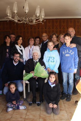 Felicitació institucional a Josepa Servat Girató que avui fa 100 anys