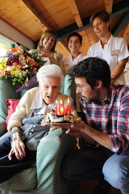 Felicitació institucional a la padrina urgellenca que ha fet 106 anys 