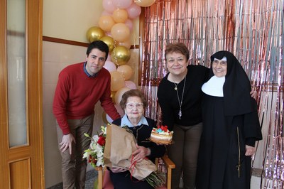 Felicitació institucional a Presentació Farràs pels seus 106 anys, la persona de més edat de la Seu d'Urgell  