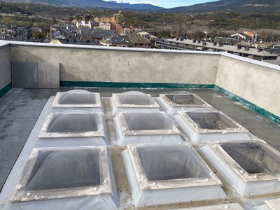 Finalitzades les obres de reparació i sanejament de la coberta de la Torre del Rellotge de l’estació d’autobusos 
