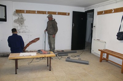 Iniciades les obres de millora dels vestidors del camp de futbol municipal 