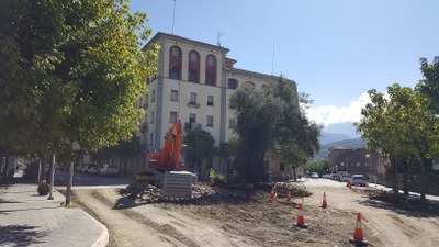 Iniciades les obres de reurbanització de la plaça de les Moreres 