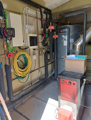 Instal·lada a l'escola de Castellciutat una bomba de calor aerotèrmica