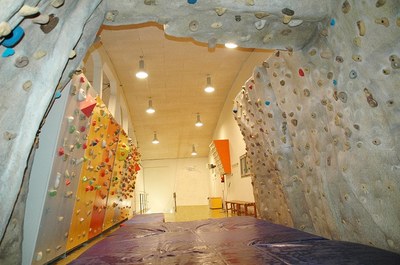 L’Ajuntament de la Seu d’Urgell obre un concurs públic per a la remodelació i ampliació del búlder d’escalada del poliesportiu municipal 
