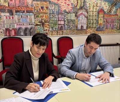 L’Ajuntament signa un conveni amb la DGT per implantar al municipi una aula informatitzada per a la realització dels exàmens teòrics del permís de conduir