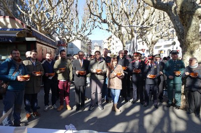 La Confraria de Sant Antoni Abat de la Seu d'Urgell reparteix 11.000 racions d'escudella 