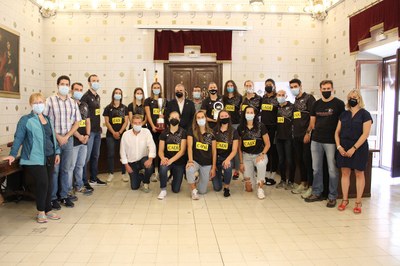 Les jugadores del Cadí la Seu reben la felicitació institucional com a campiones de la Lliga Nacional Catalana Femenina 2021