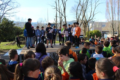 Més de 300 alumnes de primària de la Seu d'Urgell celebren una trobada esportiva i lúdica al Rafting Parc