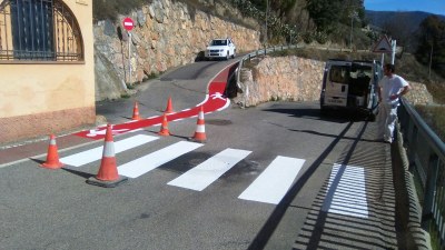 Nova senyalització horitzontal a Castellciutat 