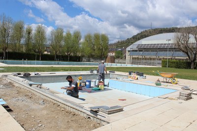 Obres de manteniment a la piscina infantil de la zona esportiva municipal