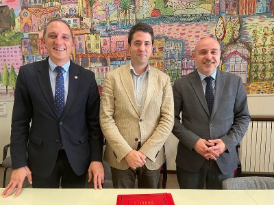 Treball conjunt entre Ajuntament de la Seu d'Urgell, Delegació del Govern i Sareb per cedir al consistori la gestió d'un immoble ocupat per garantir l'accés a l'habitatge a famílies vulnerables del municipi