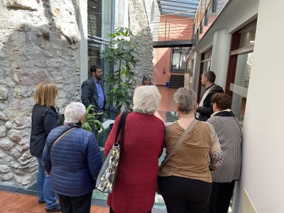 Usuàries de l’Escola de Salut de les Persones Grans del CAP de la Seu d'Urgell visiten l'Ajuntament